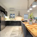 Bruma Luxury 빌라 Mouzákion