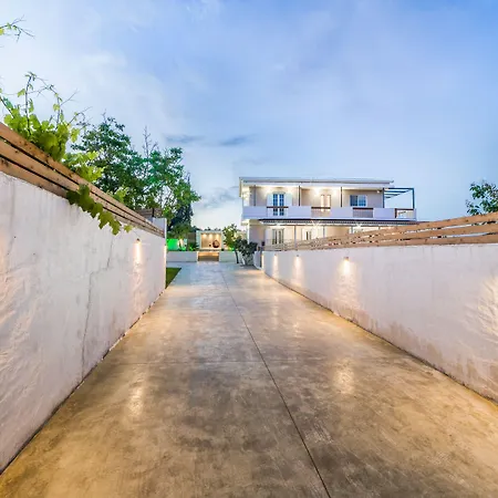 Bruma Luxury Mouzákion