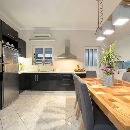 Bruma Luxury Villa Mouzákion