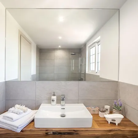 Bruma Luxury Willa Mouzákion