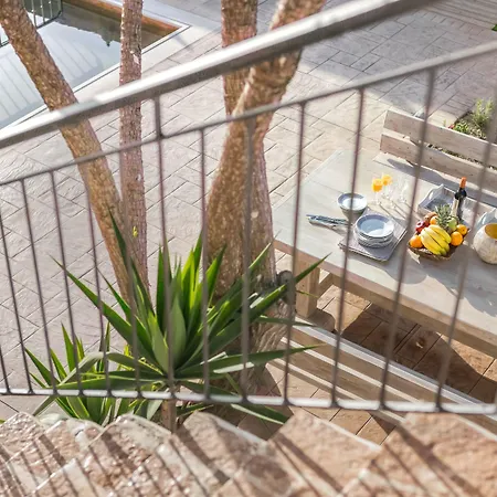 Bruma Luxury Mouzákion